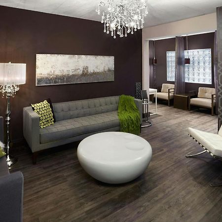 Four Points By Sheraton Hotel & Suites Calgary West Eksteriør billede